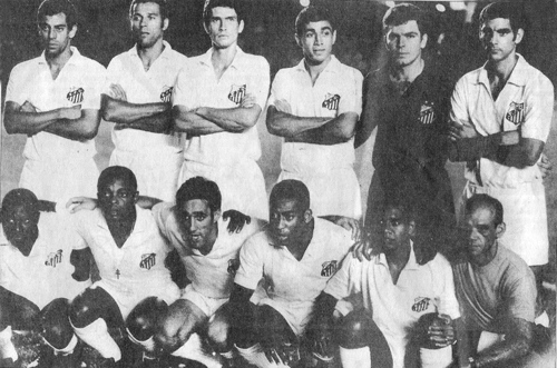 Neste Santos de 69, quando ganhou seu segundo tricampeonato paulista de futebol, estão em pé: Carlos Alberto Torres, Ramos Delgado, Marçal, Clodoaldo, Cláudio e Rildo. Agachados: Edu, Lima, Toninho, Pelé, Abel e Macedo