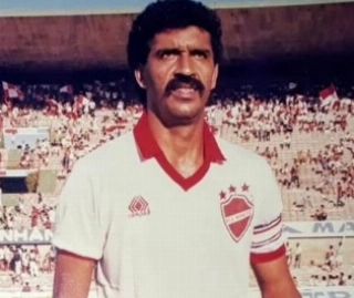 SAUDADES - Vágner Bacharel, zagueiro do Palmeiras, completaria 71 anos hoje