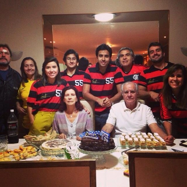 Em 22 de junho de 2014, comemorando seus 81 anos de idade ao lado de sua família. Foto: arquivo pessoal de Evaristo de Macedo