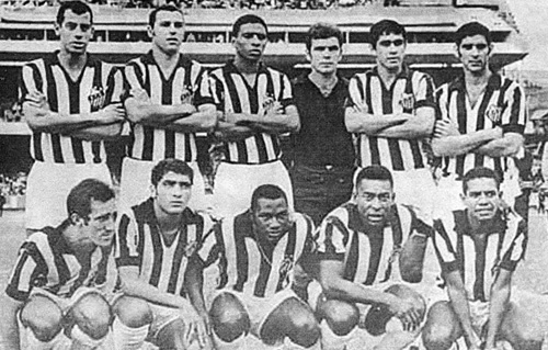 Em pé: Carlos Alberto Torres, Ramos Delgado, Djalma Dias, Cláudio, Clodoaldo e Rildo. Agachados: Toninho Guerreiro, Negreiros, Edu, Pelé e Abel.