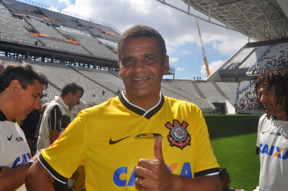 Em 10 de maio de 2014, na Arena Corinthians. Atrás, Paulo Egídio e Romeu Cambalhota. Foto: Marcos Júnior/Portal TT