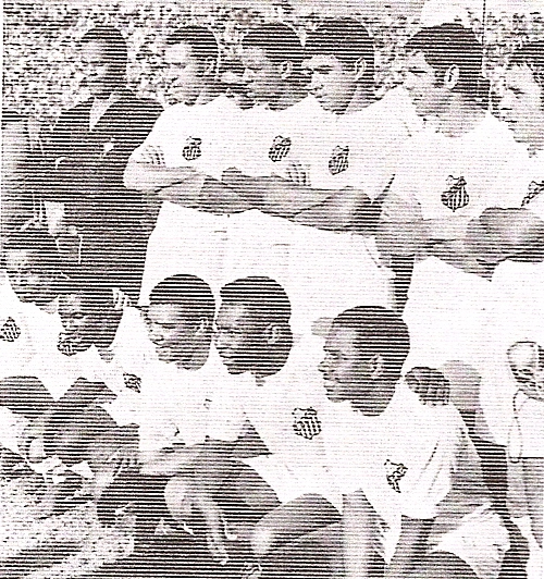 Santos em 1969 com um ataque inusitado: Lima, Edu, o saudoso Wilson Simonal, Pelé e Abel; Em pé estão Aguinaldo, Ramos Delgado, Djalma Dias, Clodoaldo, Rildo e Turcão.