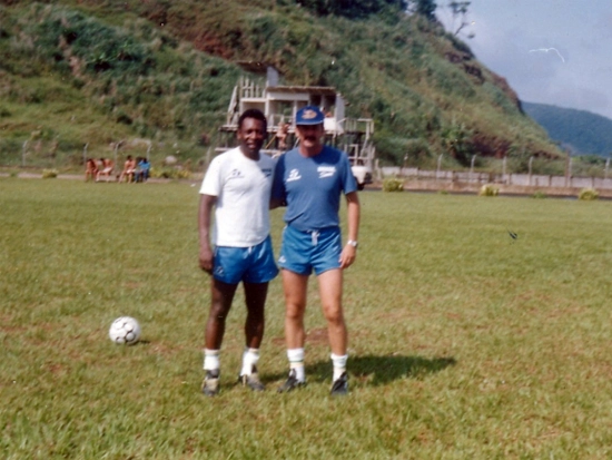 Pelé e Marcos Falopa, no Mundialito de 1986. Foto: Marcos Falopa