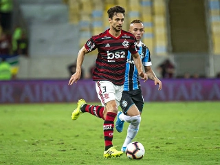 Rodrigo Caio e Everton Cebolinha foram analisados por representante do Barça no Maracanã (Foto: Alexandre Vidal, Marcelo Cortes & Paula Reis / Flamengo)