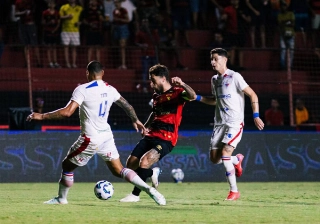 Equipes ficaram no empate na partida disputada pelo primeiro turno. Foto: Paulo Paiva/Sport Recife