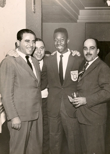 Sempre sorridente, ao lado de membros da CBD. Foto: arquivo pessoal de Márcio Papa