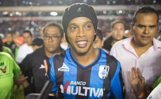 Segundo preparador, Ronaldinho não gosta de correr