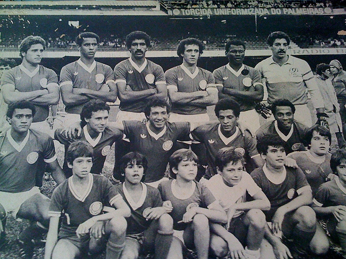 Em pé (da esquerda para a direita): Márcio Alcântara, Nenê, Vagner Bacharel, Batista, Perivaldo e João Marcos. Agachados: Barbosa, Jorginho, Carlos Alberto Seixas, Carlos Alberto Borges e Carlos Henrique. Quem enviou essa foto foi Ricardo Valentini Mola, que aparece como mascote na foto. Ele é a terceira criança da esquerda para a direita.