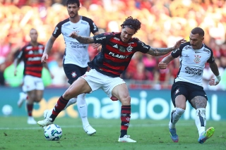 Pedro marcou dois gols na goleada rubro-negra sobre o Timão no primeiro turno. Foto: Divulgação/Flamengo