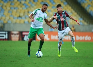 Cariocas e catarinenses empataram por 1x1, no Maracanã. Foto: ACF
