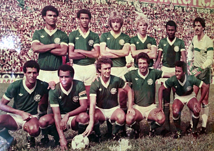 Em 06 de fevereiro  de 1983, no antigo estádio Palestra Itália em São Paulo, o time do Palmeiras que goleou o Mixto-MT por 4 a 0, pelo então Campeonato Brasileiro vigente - Em pé: Carlão, Nenê Santana (foi zagueiro e técnico da Ponte Preta-SP), Cléo Hickman, Rocha (já falecido), Perivaldo e João Marcos. Agachados: Carlos Alberto Borges (o Raio), Luis Pereira, Jorginho, Carlos Alberto Seixas e Carlos Henrique. O treinador Rubéns Minelli não está na foto. Foto Arquivo pessoal de João Marcos. 
