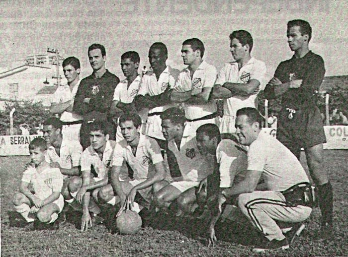 Em pé, da esquerda para a direita: Vicente II, Edevar, Ademir, Vicente, Quito, Pardal e Élcio. Agachados: Noriva, Negreiros, Werneck, Zoca, Edu e Beraldo (massagista). Foto enviada por Eduardo Sebastião Alves Rodrigues