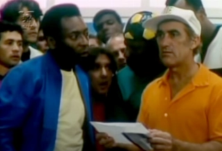 A dupla em "Os Trapalh&otilde;es e o Rei do Futebol". Foto: Reprodu&ccedil;&atilde;o/YouTube