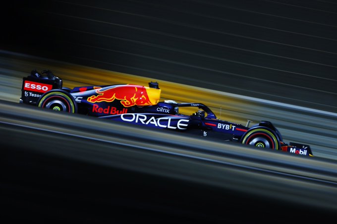 O atual campeão superou os dois carros da Ferrari. Foto: Oracle Red Bull Racing