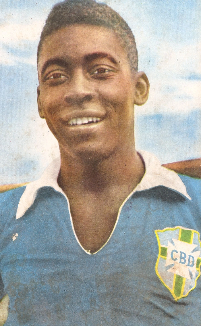 Pelé com a camisa do Brasil, em mais uma Copa do Mundo. Foto: Revista do Esporte