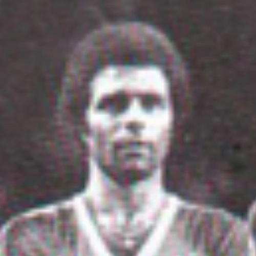 Dutra   - Ex-zagueiro do Vasco, Remo e Vit&oacute;ria da Bahia