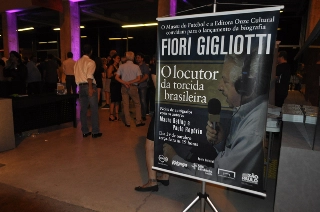 Noite de autógrafos foi movimentada para homenagear o saudoso locutor. Foto: Marcos Júnior Micheletti/Portal TT