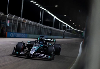 Britânico não foi ameaçado em Marina Bay neste domingo: Foto: Mercedes-AMG PETRONAS F1 Team