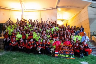 Equipe italiana comemora a dobradinha no Bahrein. Foto: Scuderia Ferrari