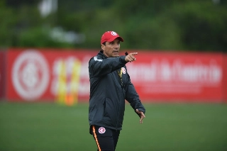 O técnico Zé Ricardo poderá contar com peças importantes para o jogo desta noite. Foto: Ricardo Duarte/S.C.Internacional