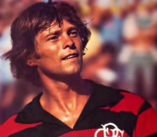 Pelo Rubro-Negro, argentino jogou ao lado de Zico. Foto: Reprodução