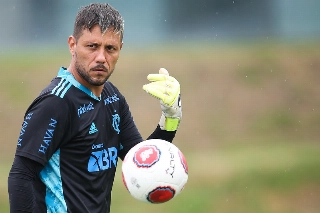 Diego Alves tem vínculo apenas até dezembro e não deve renovar com o Mengão. Foto: Gilvan de Souza/Flamengo