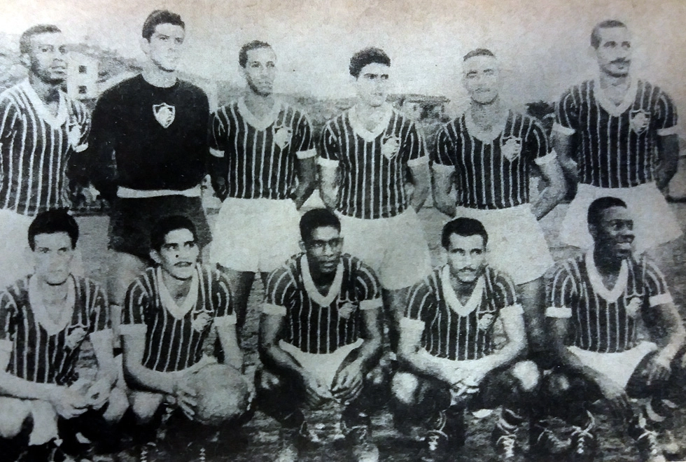 Fluminense em 1956. Em pé: Clóvis, Jairo, Jair Santana, Cacá, Bassu e Pinheiro. Agachados: Telê Santana, Léo Briglia, Valdo, Batatais e Escurinho. A foto é da Revista Esporte Ilustrado, 947, de 1956