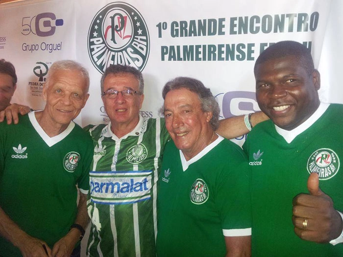 Da esquerda para a direita, Ademir da Guia, pessoa não identificada, Ronaldo Drummond e Cleber. Foto enviada por Eraldo Geminiano