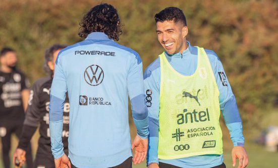 Cavani e Suárez estarão no comando de ataque do time celeste. Foto: Divulgação/seleção uruguaia