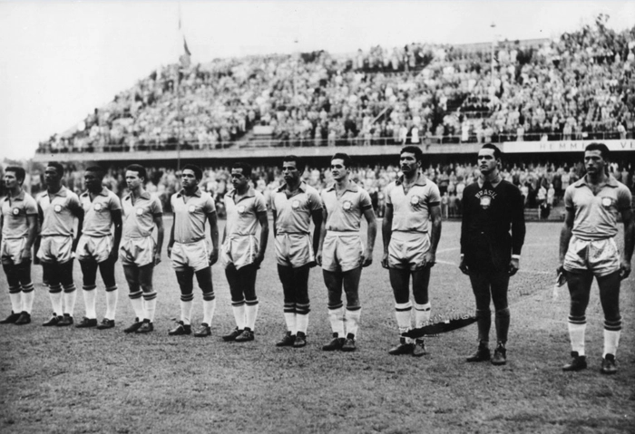 Da esquerda para a direita, De Sordi, Didi, Pelé, Zagallo, Garrincha, Zito, Vavá, Orlando Peçanha, Nilton Santos, Gylmar dos Santos Neves e Bellini. Foto: Reprodução/In My Ear