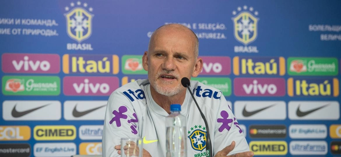Treinador de goleiros da seleção brasileira, em maio de 2018, durante coletiva promovida pela CBF. Foto: Pedro Martins / MoWA Press/via UOL
