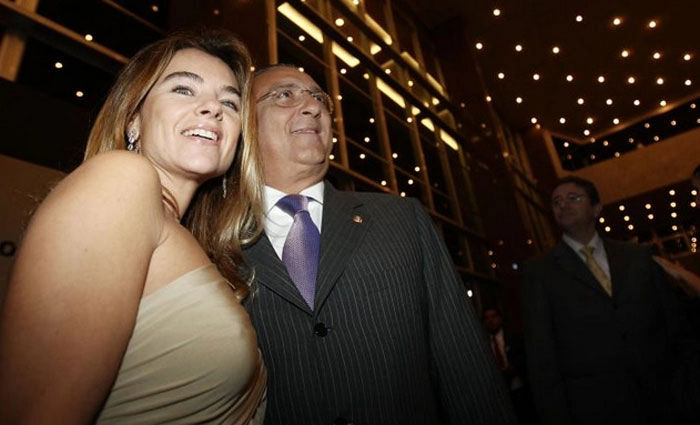 Galvão Bueno chega à premiação 