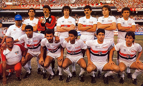 Bobô, um dos maiores jogadores do Bahia de todos os tempos, aqui com a  camiseta do Fluminense.