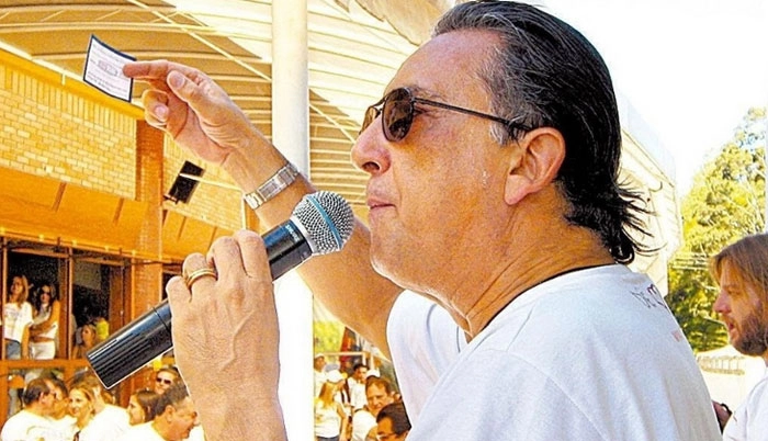 Galvão Bueno participa de leilão no Paraná em 2006. Crédito da foto: Audrey Furlaneto/Folhapress, Via Portal UOL.
