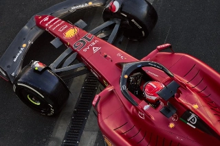 Monegasco foi seguido de perto por Vestappen. Foto: Scuderia Ferrari