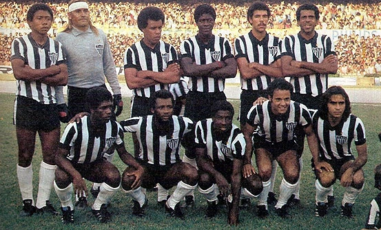 Em pé, da esquerda para a direita: Márcio, Ortiz, Getúlio, Dionísio, Toninho Cerezo e Vantuir. Agachados: Marinho, Danival, Paulo Isidoro, Reinaldo e Marcelo. A foto é da Revista Placar de 77. O fotógrafo é Guinaldo Nicolaevsky.