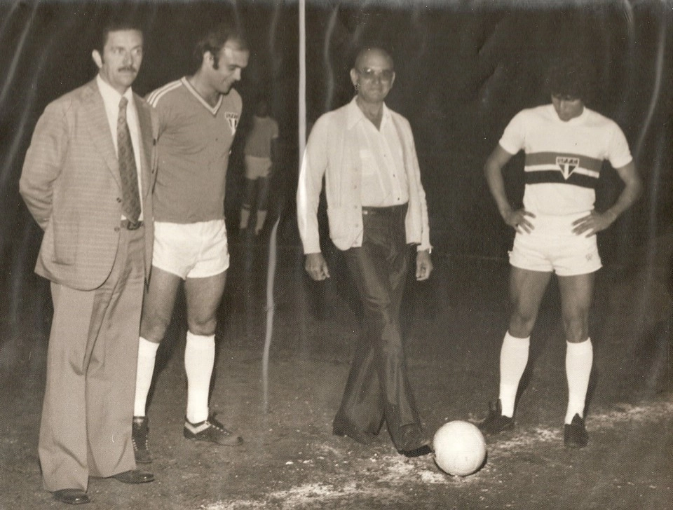 No dia 18 de agosto de 1978. Waldir Peres esteve em Garça, sua terra natal, junto com o São Paulo, participando da inauguração dos refletores do Estádio Municipal 