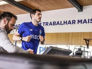 De volta aos treinamentos, goleiro do Porto ainda não sabe se jogará profissionalmente (Foto: Divulgação)