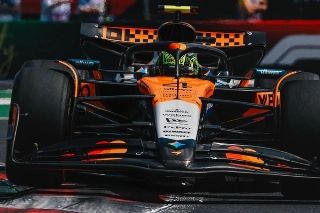 Britânico teve apenas a leve ameaça da Ferrari neste sábado. Foto: McLarenF1