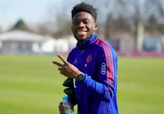 Davies teve constatada miocardite decorrente da Covid-19. Foto: Divulgação