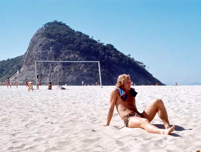O grande jogador inglês Bobby Moore conferiu de perto as belezas do Rio de Janeiro de pertinho. Foto: Reprodução/In My Ear