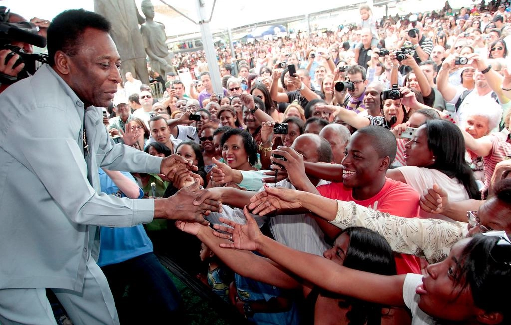 No dia 23 de setembro de 2012, Pelé Visitou a sua cidade natal e fez grande sucesso. Foto Twiter Pelé