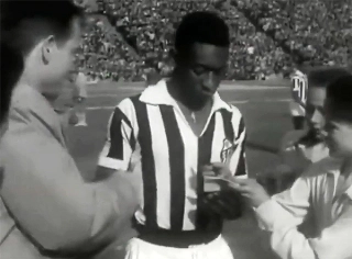 Achados & Perdidos: Raras e memoráveis imagens da goleada do Santos contra a Seleção da Polônia em 1960