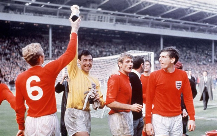 Da esquerda para a direita, Bobby Moore, Gordon Banks, Roger Hunt e Martin Peters. Foto: Reprodução do site The Telegraph
