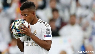 Atacante brasileiro marcou três gols na goleada do Real sobre o Eibar. Foto: Real Madrid/Divulgação