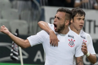 Volante de 24 anos assinou contrato até o fim de 2022 como Timão. Foto: Daniel Augusto Jr/Ag Corinthians