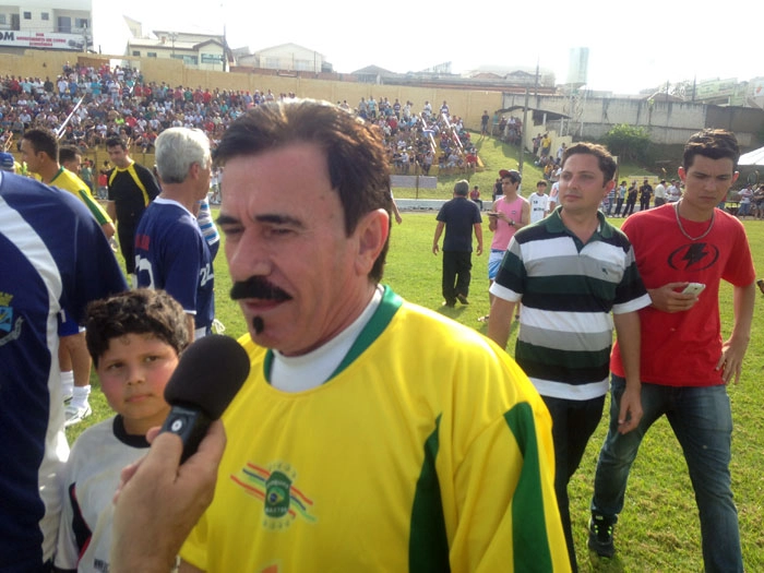 Zenon concede entrevista antes de mais um jogo do Masters do Brasil, no dia 20 de setembro de 2013, na cidade de Itapeva. Foto enviada por Gabriel Guerra