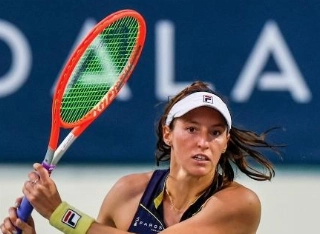 Versátil, inteligente, a paulista Luisa Stefani é, na verdade, uma das melhores duplistas do mundo. Foto: Reprodução/Time Brasil