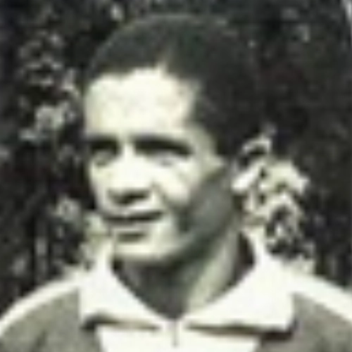 Vi  - Ex-ponta do Grêmio