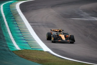 F1: Sprint tem começo agitado, fica insossa, Norris vence e Bortoleto bate forte